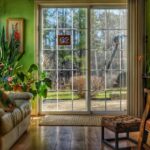 Sala de Estar com Jardim ao Fundo