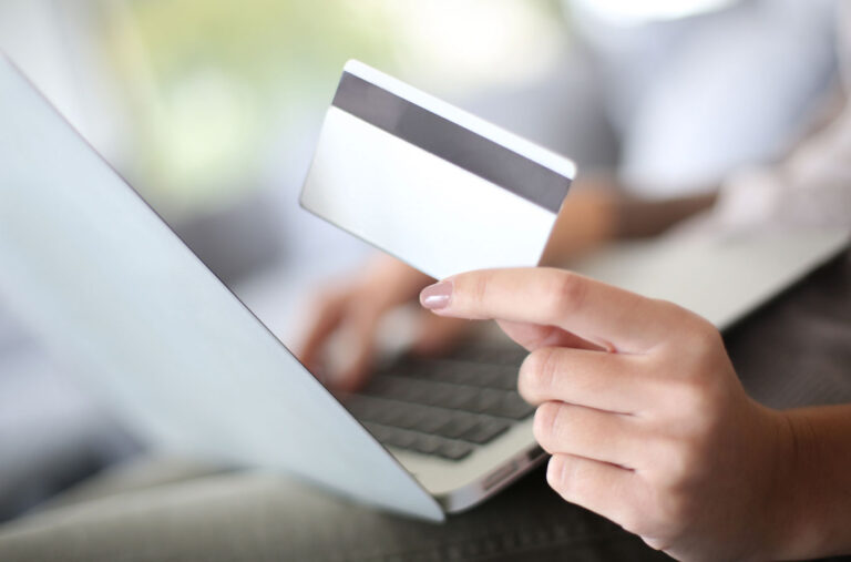 3 mudanças que a inteligência artificial trouxe para a jornada de compra do consumidor