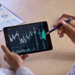 Trader,Consulting,Business,Investor,Showing,Crypto,Trading,Chart,Using,Digital