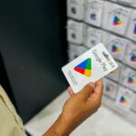 September,20,,Barcelona,,Spain,2024:,Hand,Holding,Google,Play,Gift