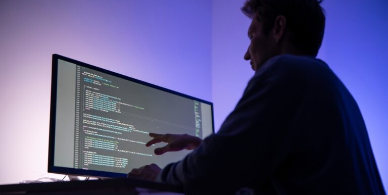 A guerra por trás do e-commerce brasileiro: enquanto as fraudes na internet crescem, empresas buscam aumentar a segurança digital