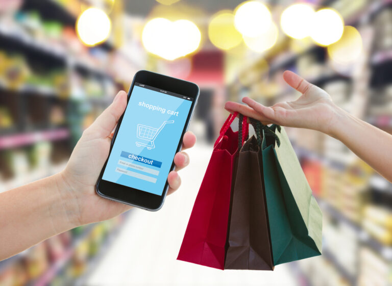 Varejo global acelera integração entre IA, pagamentos invisíveis e experiências personalizadas