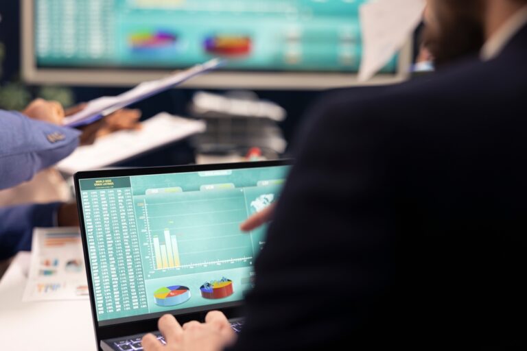 Black Friday 2025: Afiliados impulsionam vendas no varejo e turismo